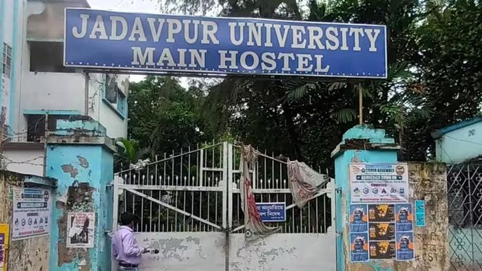 যাদবপুর বিশ্ববিদ্যালয়ে ছাত্র মৃত্যুর ঘটনায় আরও ৬ জনকে গ্রেফতার করল পুলিশ