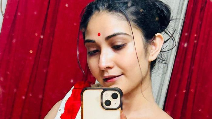 অভিনেত্রী কৌশাম্বী চক্রবর্তী (ছবি: ইনস্টাগ্রাম)