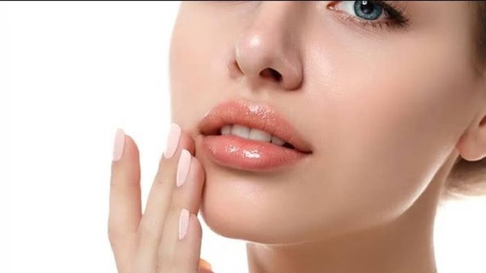 ঠোঁট বলবে মনের কথা