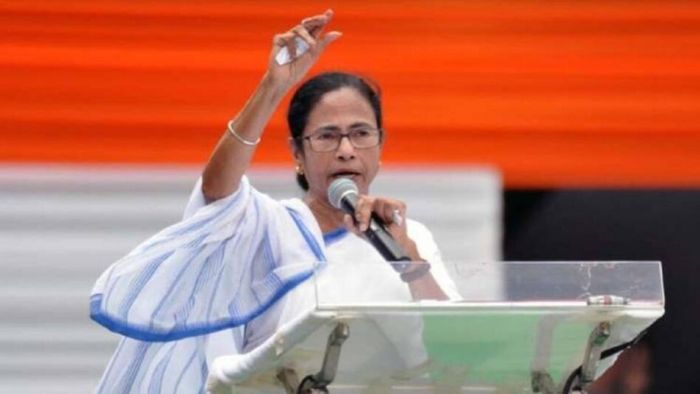 সোমবার তৃণমূল ছাত্র পরিষদের (TMCP) প্রতিষ্ঠা দিবস উপলক্ষে মেয়ো রোডের জনসভায় ছিলেন দলনেত্রী মমতা বন্দ্যোপাধ্যায়।