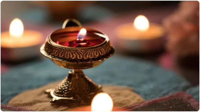 প্রতিদিন বাড়ির এই দিকে প্রদীপ জ্বালান, পূরণ হবে সবচেয়ে বড় স্বপ্ন!