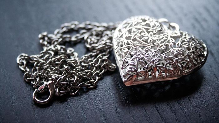 রুপোর গয়না পরিষ্কারের উপায়