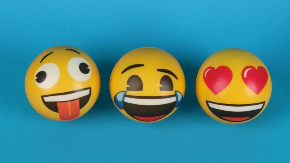 গার্লফ্রেন্ড বাছাইয়ের পরীক্ষা নিচ্ছে বল্টু, পদ্ধতি জানলে হেসে লুটোপুটি খাবেন  গার্লফ্রেন্ড বাছাইয়ের পরীক্ষা নিচ্ছে বল্টু, পদ্ধতি জানলে হেসে লুটোপুটি খাবেন