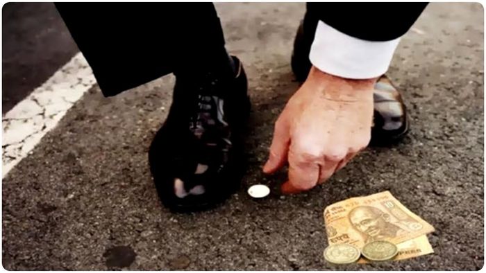 রাস্তায় টাকা কুড়িয়ে পেয়েছেন, এটা শুভ না অশুভ লক্ষণ জানেন?