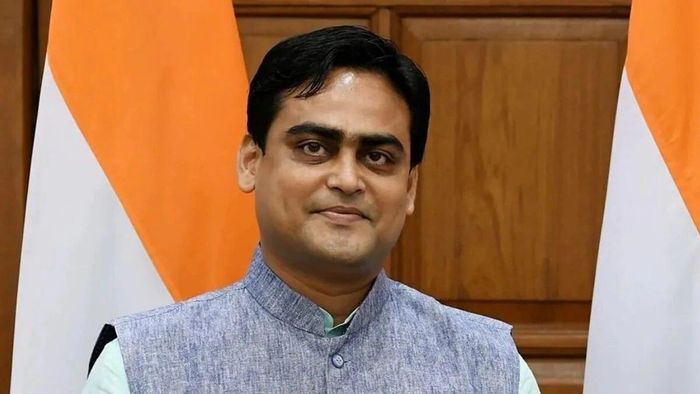 অশোকনগরের কাছে শান্তনু ঠাকুরে কনভয়ে ধাক্কা দুমড়ে গেল গাড়ি, 'ফলো করছিল' দাবি মন্ত্রীর