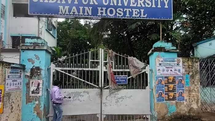 যাদবপুরের মৃত ছাত্র ছিল নাবালক, অভিযুক্তদের বিরুদ্ধে POCSO ধারাও যোগ