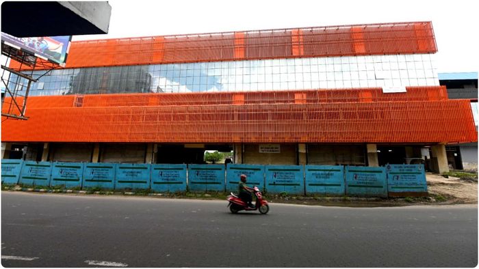 এই নয়া মেট্রো স্টেশনের নাম বরুণ সেনগুপ্ত স্টেশন (অরেঞ্জ লাইন)।