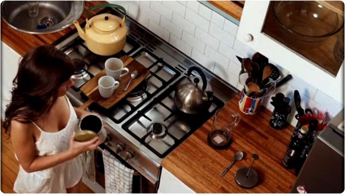 রান্নাঘরে এই দুই পাত্র উল্টে রাখলেই বিপদ, সংসারে বাড়তে পারে নানা সমস্যা!