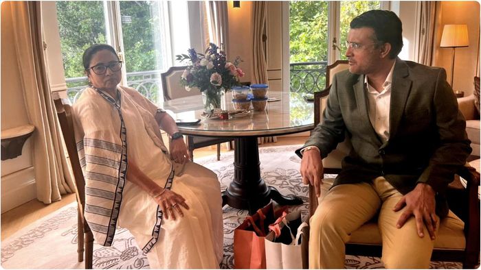 রাজ্যের জন্য বিনিয়োগ টানতে স্পেনে বাংলার মুখ্যমন্ত্রী মমতা বন্দ্যোপাধ্যায়ের সঙ্গে যোগ দিয়েছেন সৌরভ গঙ্গোপাধ্যায়।