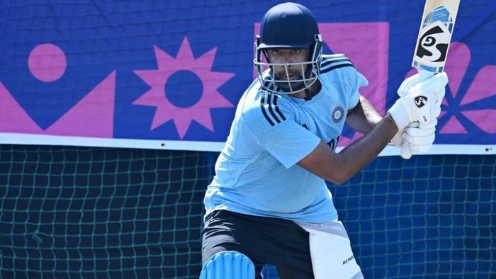 রিভার্স স্যুইপ খেলছেন অশ্বিন