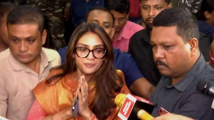 'প্রতি মঙ্গলবারই মন্দিরে পুজো দিই,' ইডি-র জিজ্ঞাসাবাদ থেকে বেরিয়ে বললেন নুসরত