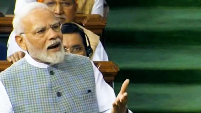 মোদী: আমি তখন কল্পনাও করিনি, কিন্তু ভারতের গণতন্ত্রের শক্তি, সাধারণ মানুষের এর উপর ভরসাই রেল প্ল্যাটফর্মে দিন কাটানো এক সাধারণ শিশু সংসদে পৌঁছে দিয়েছে।