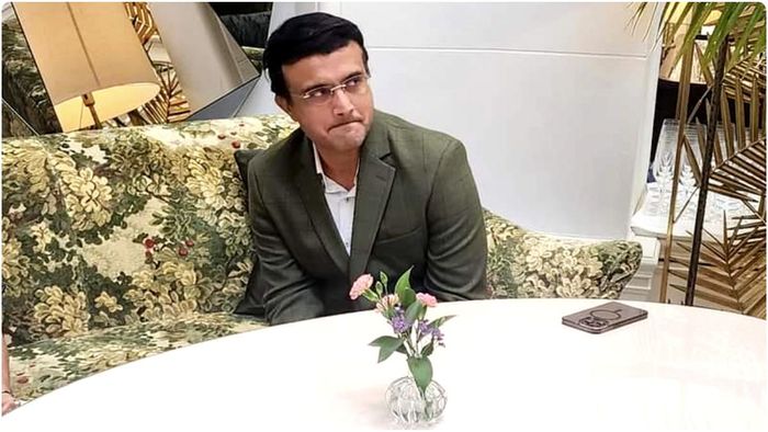 মাদ্রিদে বণিক অবতারে আবির্ভূত হয়েছেন সৌরভ।