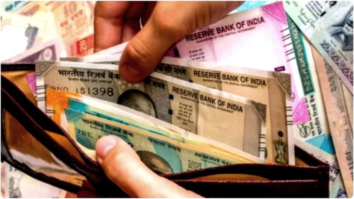 মানিব্যাগে এই সামান্য জিনিসটা রেখে দেখুন, টাকা কখনও ফুরাবে না!