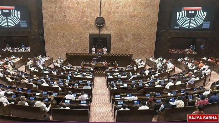 ২১৫ সাংসদের সমর্থনে রাজ্যসভাতেও পাশ মহিলা সংরক্ষণ বিল