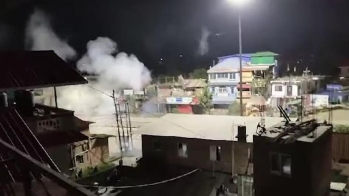 মণিপুরে নতুন করে অশান্তি, মুখ্যমন্ত্রী বীরেন সিংয়ের বাড়িতে আগুন দেওয়ার চেষ্টা