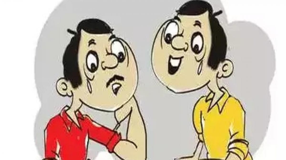 বল্টু আর মন্টু পরীক্ষার হলে লেখা বাদ দিয়ে গল্প করছে!পড়ুন  দম ফাটানো হাসির JOKES  বল্টু আর মন্টু পরীক্ষার হলে লেখা বাদ দিয়ে গল্প করছে!পড়ুন  দম ফাটানো হাসির JOKES