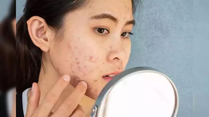 লিভার কাজ করা বন্ধ করে দিলে তখনই এর লক্ষণ দেখা যেতে শুরু করে।