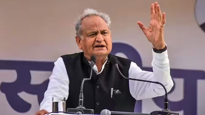 রাস্তার কুকুরদের চেয়েও বেশি ঘুরে বেড়াচ্ছে ইডি: অশোক গেহলট