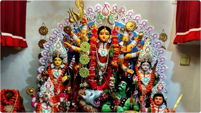 দেবী কামাক্ষ্যা ১২ বছর ছিলেন এই পরিবারে, জানুন বোলপুরের গুপ্তবাড়ির পুজোর ইতিহাস।