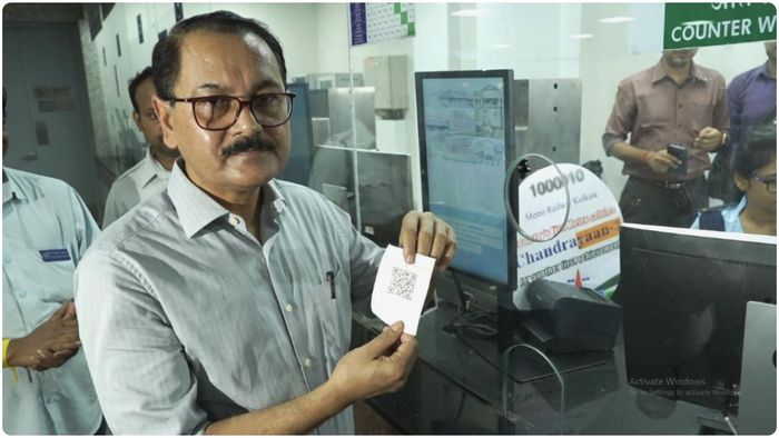 পুজোর আগেই কলকাতা মেট্রোয় বড় পদক্ষেপ; চালু হল QR কোড ভিত্তিক টিকিট!