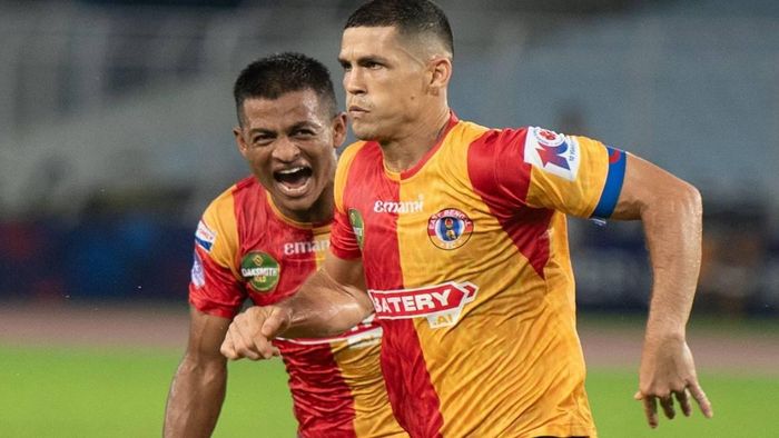 ক্লেইটনের জোড়া গোল