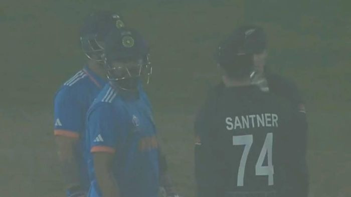 কুয়াশার জেরে বন্ধ ম্যাচ