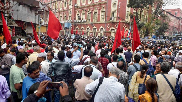 পুজোর আগেই ডিএ ?