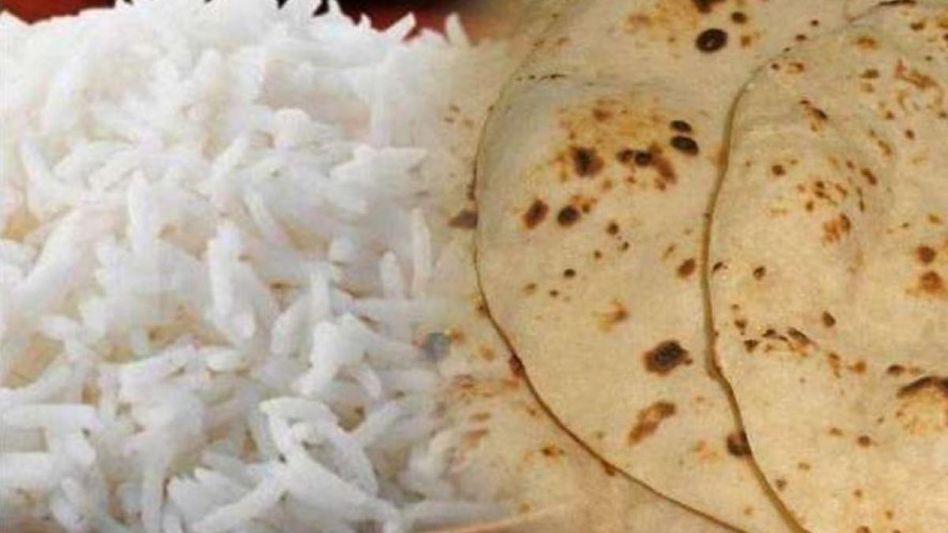 ভুঁড়ি কমাতে ভাতের তুলনায় কি রুটি খাওয়া ভাল? যা বলছেন পুষ্টিবিদরা ভুঁড়ি কমাতে ভাতের তুলনায় কি রুটি খাওয়া ভাল? যা বলছেন পুষ্টিবিদরা