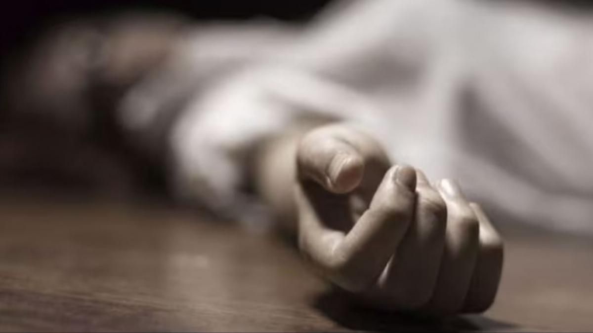 আত্মঘাতী কেন্দ্রীয় সরকারি আধিকারিক