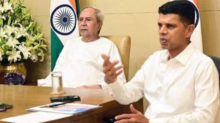 নবীন পট্টনায়েক ও ভিকে পান্ডিয়াঁ।