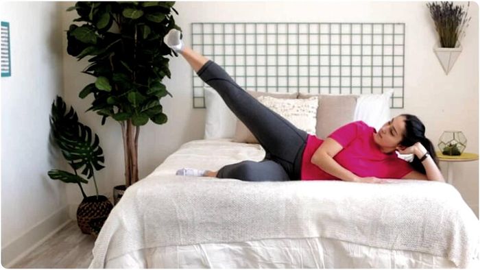 বিছানায় বসেই করুন এই ৩ ব্যায়াম, পেট-কোমরের বাড়তি মেদ কমবে হুড়মুড়িয়ে!