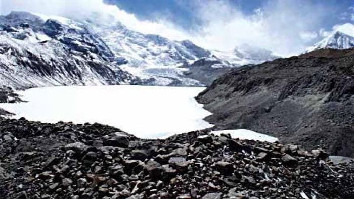 তিস্তাতলিয়ে গিয়েছে রেলপথ তৈরির সামগ্রী, ২০২৪-এর সিকিমের রেল যোগাযোগ বিশবাঁও জলে