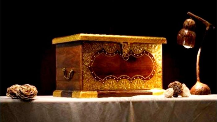 সিন্দুকে এই ৫ জিনিস রাখলেই টাকা আসতে শুরু করে