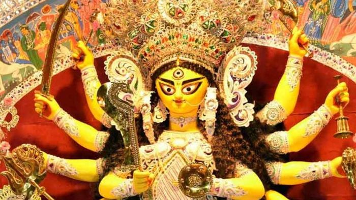 ভিড় ঠেলে পুজো দেখতে যাওয়ার আগে যে সাবধানতাগুলি জরুরি