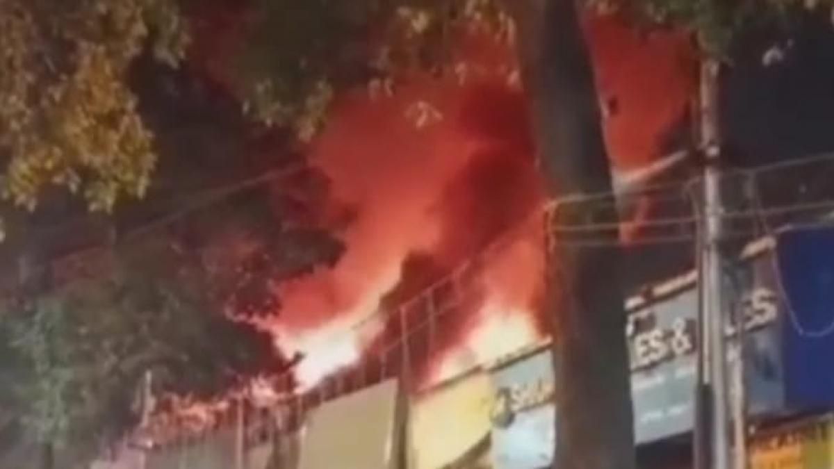 উল্টোডাঙায় ভয়াবহ আগুন, অষ্টমীতে উৎসবে তাল কাটল