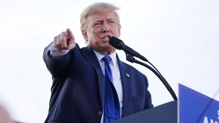 ক্ষমতায় ফিরলে কিছু মুসলিম দেশের লিডারদের ব্যান করব, বাইডেনের সমালোচনা ট্রাম্পের