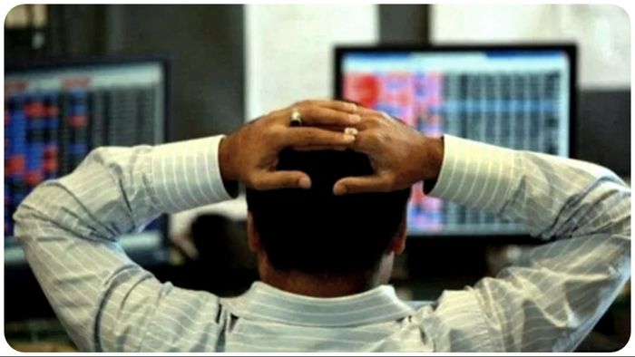 শেয়ারবাজারে ধস! প্রায় ৯ লক্ষ কোটি টাকার ক্ষতি বিনিয়োগকারীদের।