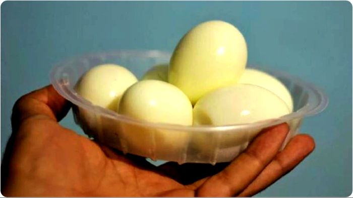 এই শীতে রোজ ডিম খাচ্ছেন, কী হতে পারে জানেন তো?