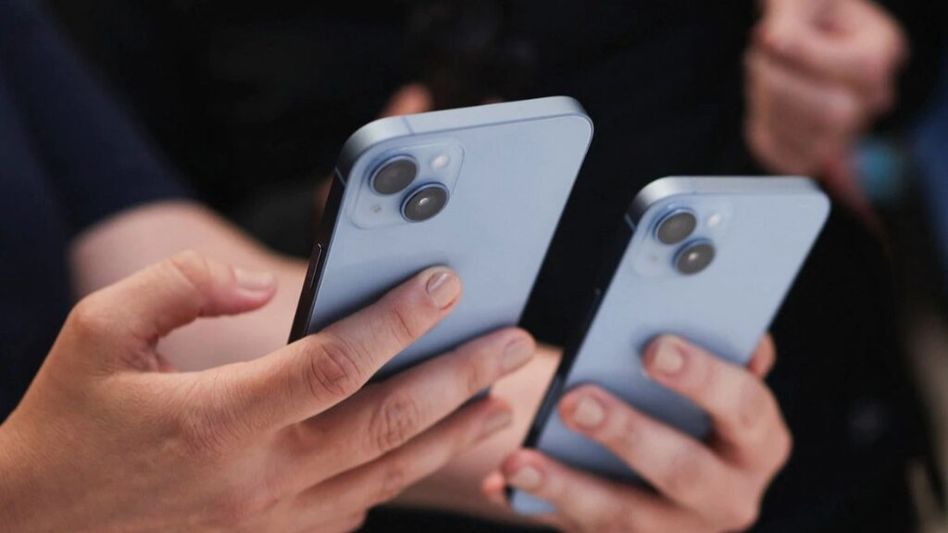 টানা ২৪ ঘণ্টা কাজ, ৬০০টি গ্রুপে চ্যাট; চাকরির নামে 'নির্যাতন'-এর পর কী বললেন মহিলা ? টানা ২৪ ঘণ্টা কাজ, ৬০০টি গ্রুপে চ্যাট; চাকরির নামে 'নির্যাতন'-এর পর কী বললেন মহিলা ?