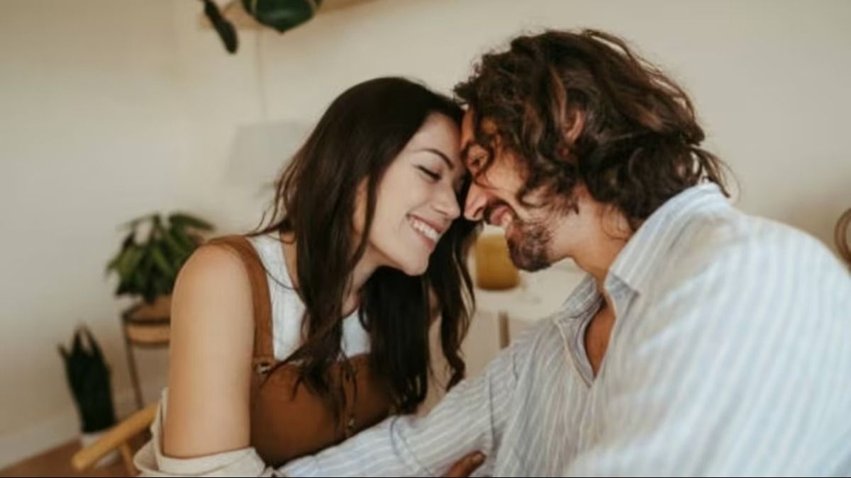 সঙ্গীর সঙ্গে সম্পর্ক কীভাবে আরও মজবুত হবে? রইল ৫ টিপস সঙ্গীর সঙ্গে সম্পর্ক কীভাবে আরও মজবুত হবে? রইল ৫ টিপস