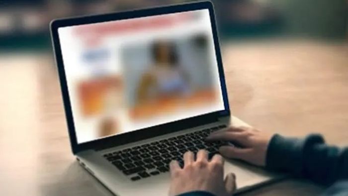 ছবিটি প্রতীকী