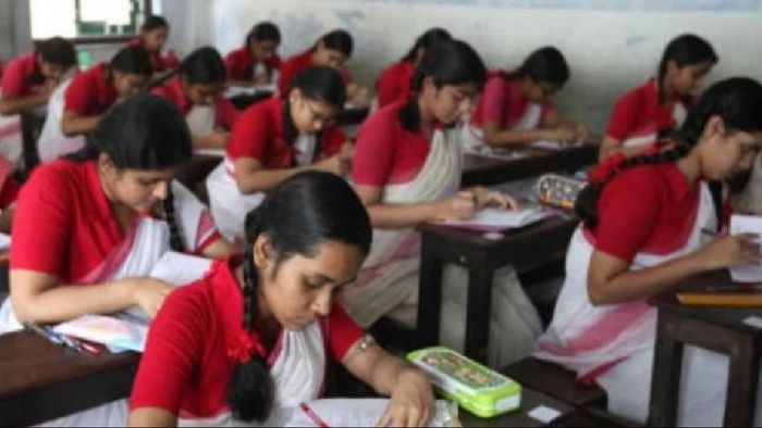 মাধ্যমিক এবং উচ্চমাধ্যমিক পরীক্ষার সময় বদল করা হল।