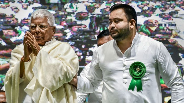 ১০ ঘণ্টায় লালু যাদবকে ৭০টি প্রশ্ন ইডি কর্তাদের, আজ মুখোমুখি তেজস্বী