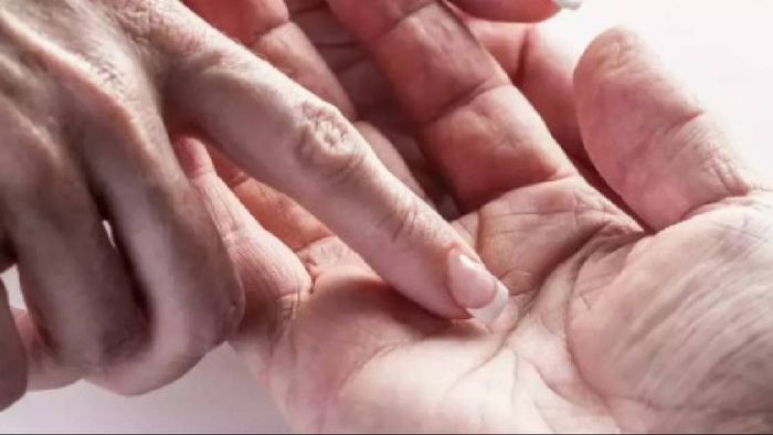 হাতে এই রেখা থাকলেই অর্থলাভ হবে।