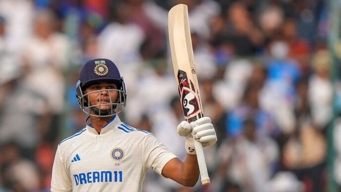 বিশাখাপত্তনমে যশস্বীর দাপট, কেরিয়ারের দ্বিতীয় সেঞ্চুরি জয়সওয়ালের