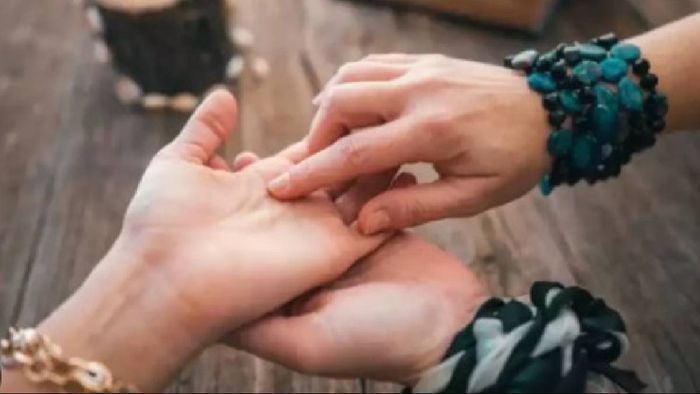 হাতে এই রেখা থাকলেই ভাগ্য বদলে যাবে।