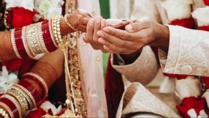 হাতে এই রেখা থাকলেই ধনী হবেন।