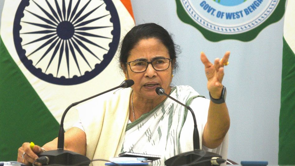 'এরা অ্যান্টি বাংলা,' বিধানসভায় প্রেস মিটে ক্ষুব্ধ মমতা, কেন?  'এরা অ্যান্টি বাংলা,' বিধানসভায় প্রেস মিটে ক্ষুব্ধ মমতা, কেন?