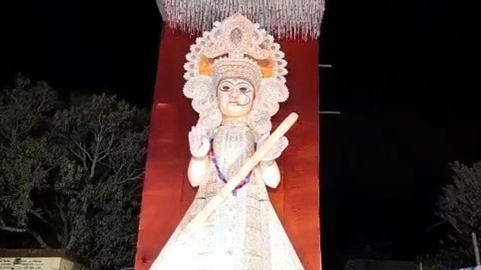 মালদায় ৪৫ ফুটের সরস্বতী প্রতিমা ঘিরে উদ্দীপনা- ছবি সংগৃহীত